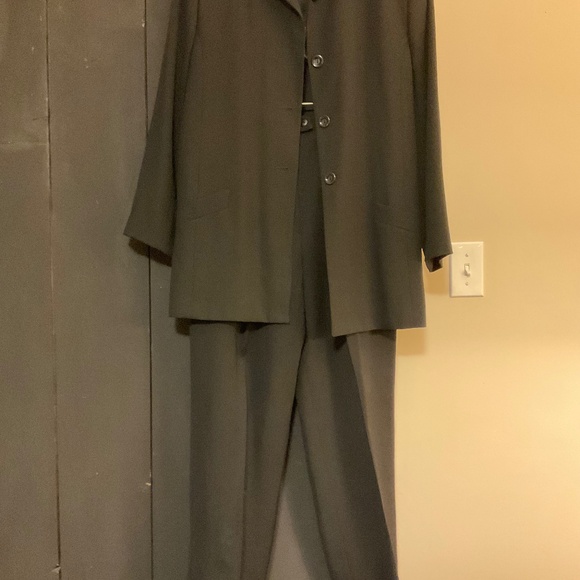 Classic Lorne 3 piece suit black in size 10 - Picture 1 of 4